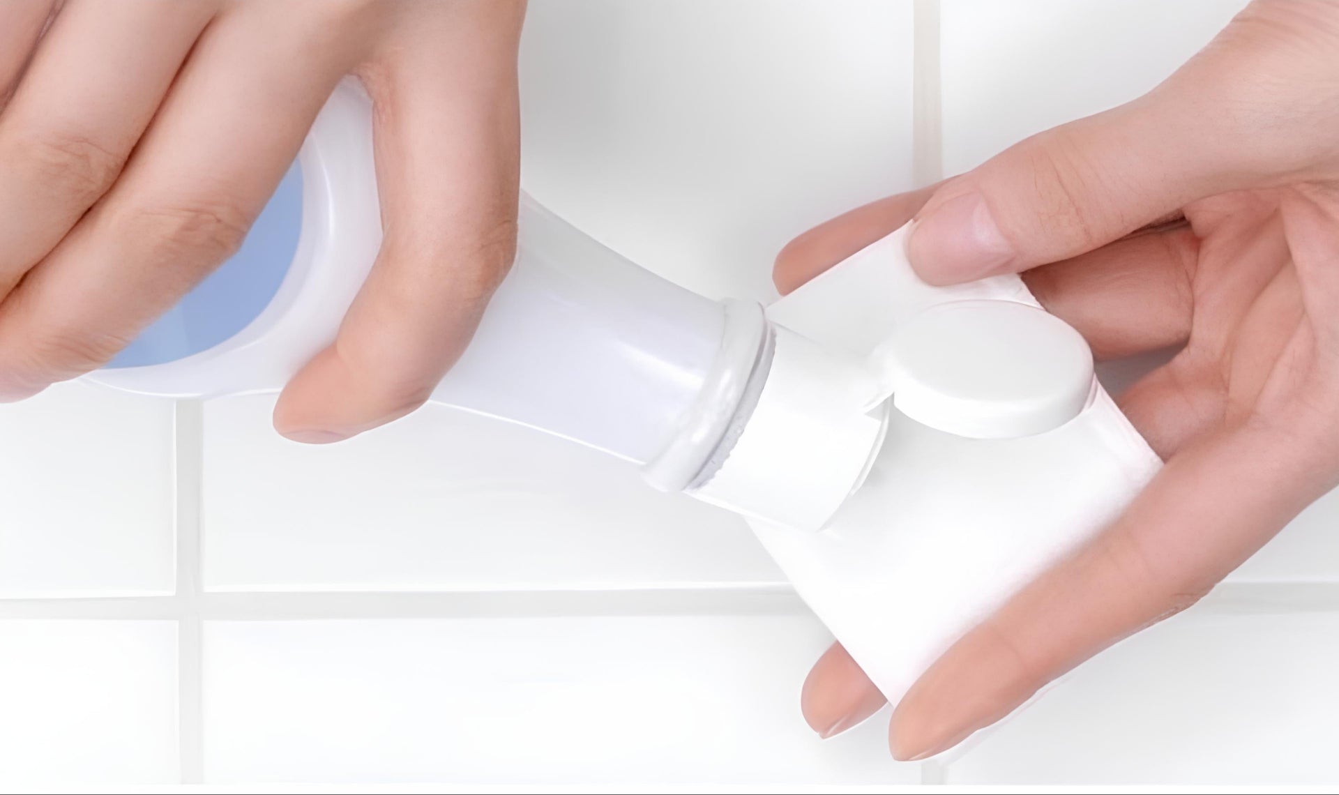 SKINFOOD – Milkshake Démaquillant Doux pour Yeux et Lèvres 160 ml